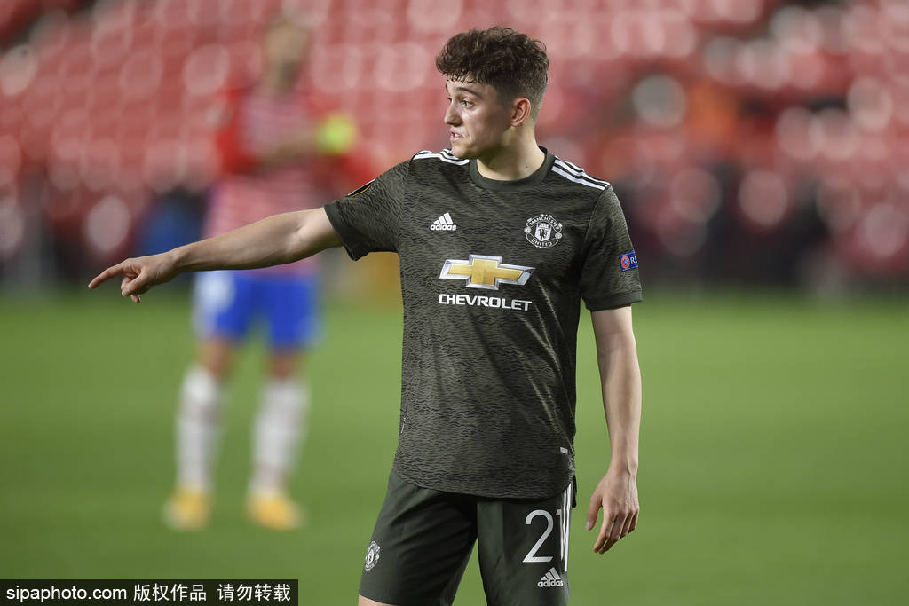 包含勒沃库森爆冷加拿大，博格巴制霸全场的词条