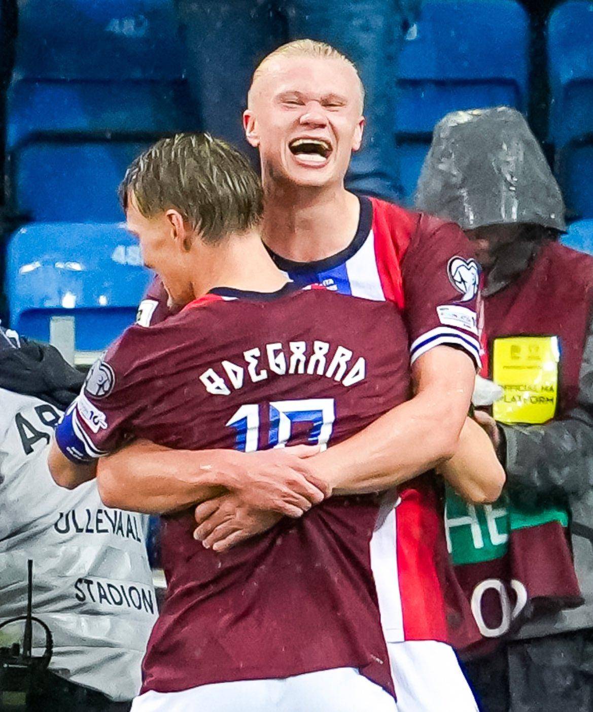 多特蒙德绝地反击塞维利亚，哈兰德送出助攻