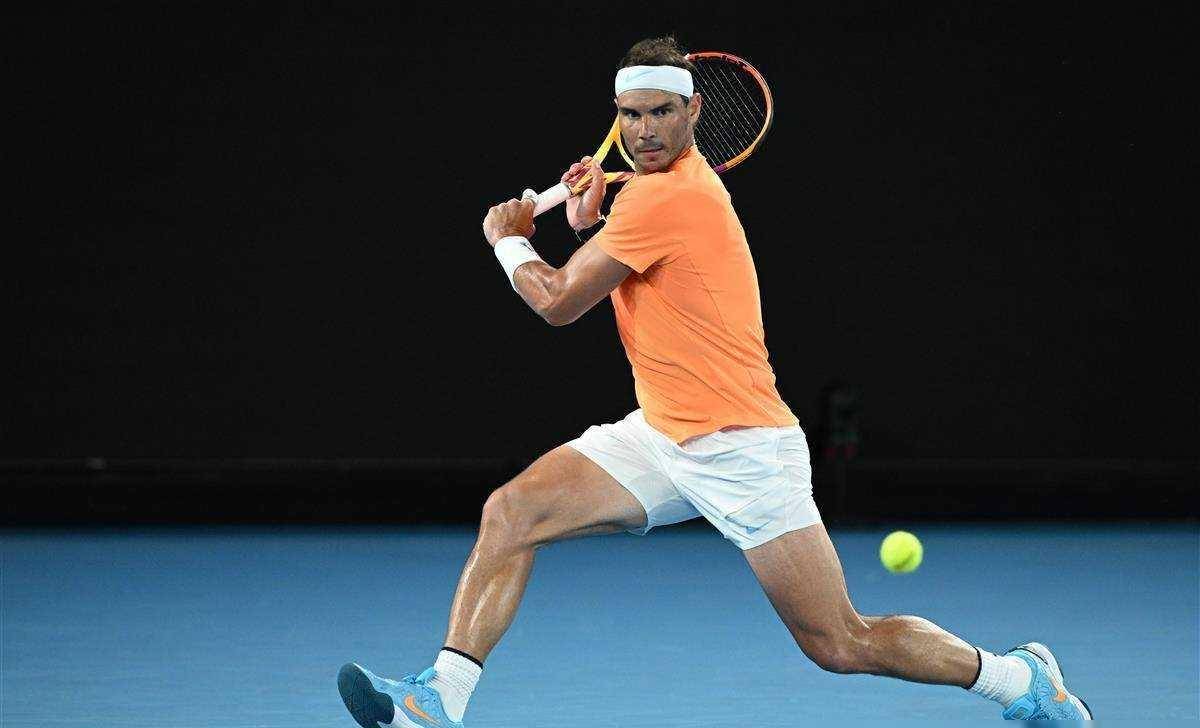 西班牙网球队翻盘意大利网球队,纳达尔高光表现 西班牙网球队翻盘意大利网球队,纳达尔高光表现