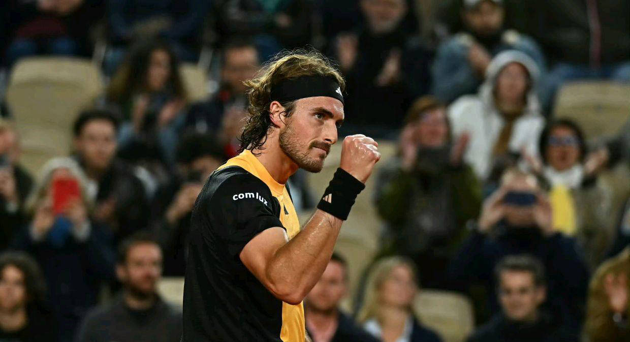 意大利网球队力克日本网球队，西西帕斯制霸全场