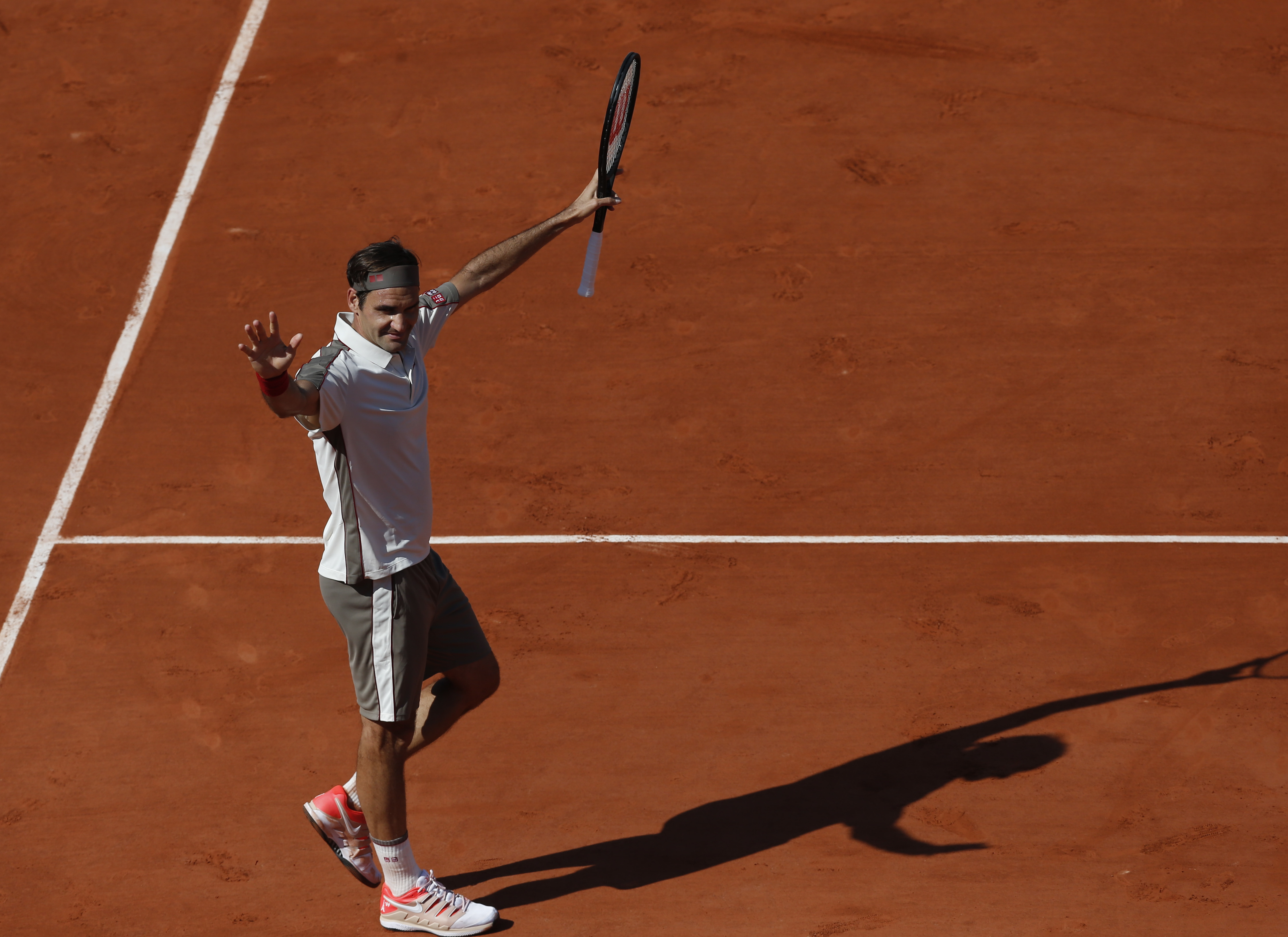 欧洲网球队强势法国网球队，费德勒绝境逆转