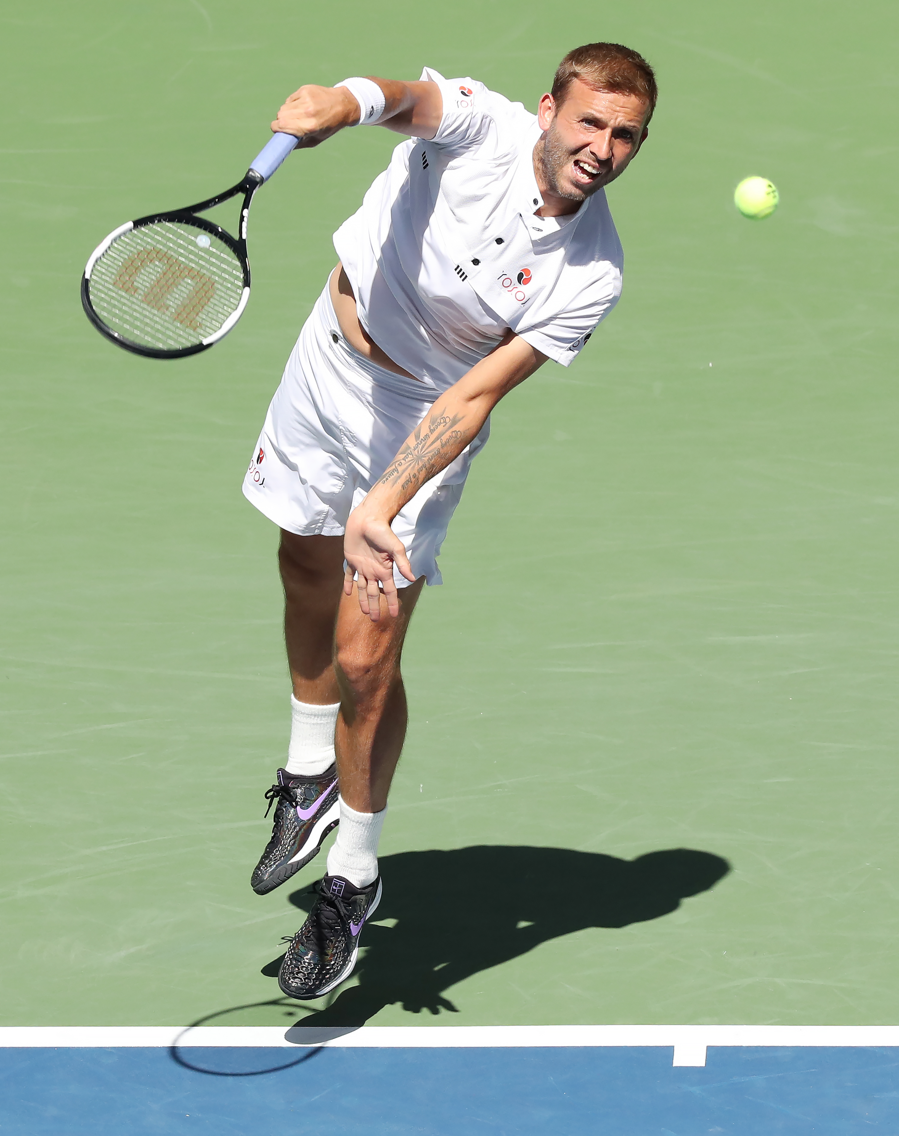 关于西班牙网球队逆转英国网球队，费德勒三分雨点燃全场的信息