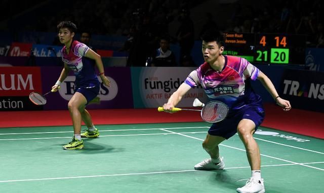 印尼队力克马来西亚队，黄鸭组合点燃赛场