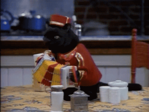 橙色风暴席卷银石，雷诺碾压红牛二队，佩雷兹打破尘封纪录