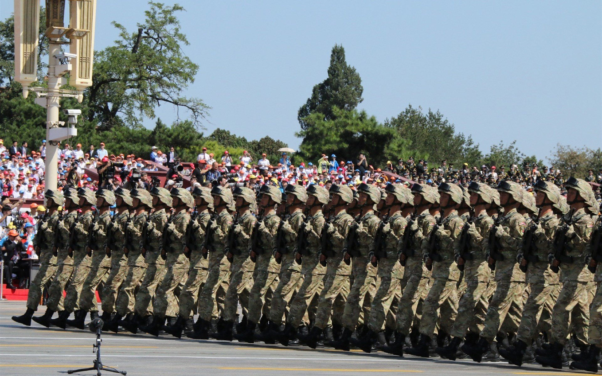 冰与火之歌，当开拓者的狂潮淹没热火，布克用铁索铸就防线