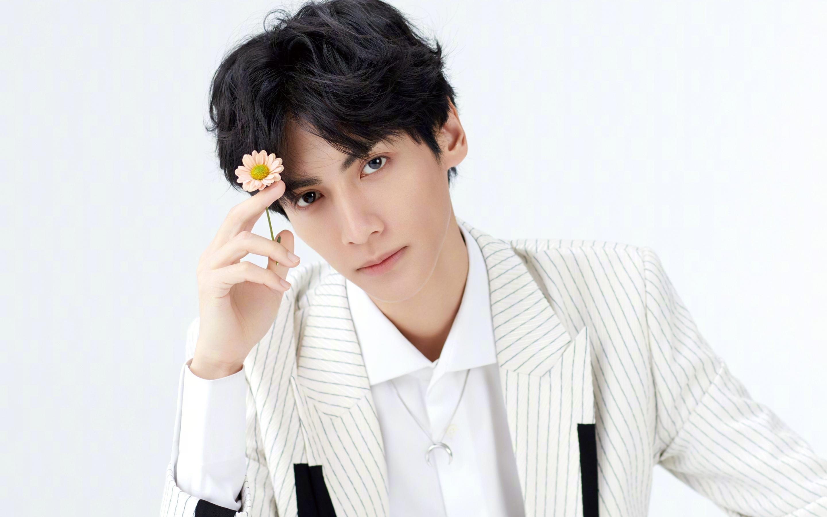 跨越太平洋的篮球对话，当拉文攻防一体统治赛场，鹈鹕在巅峰对决中淬炼胜出